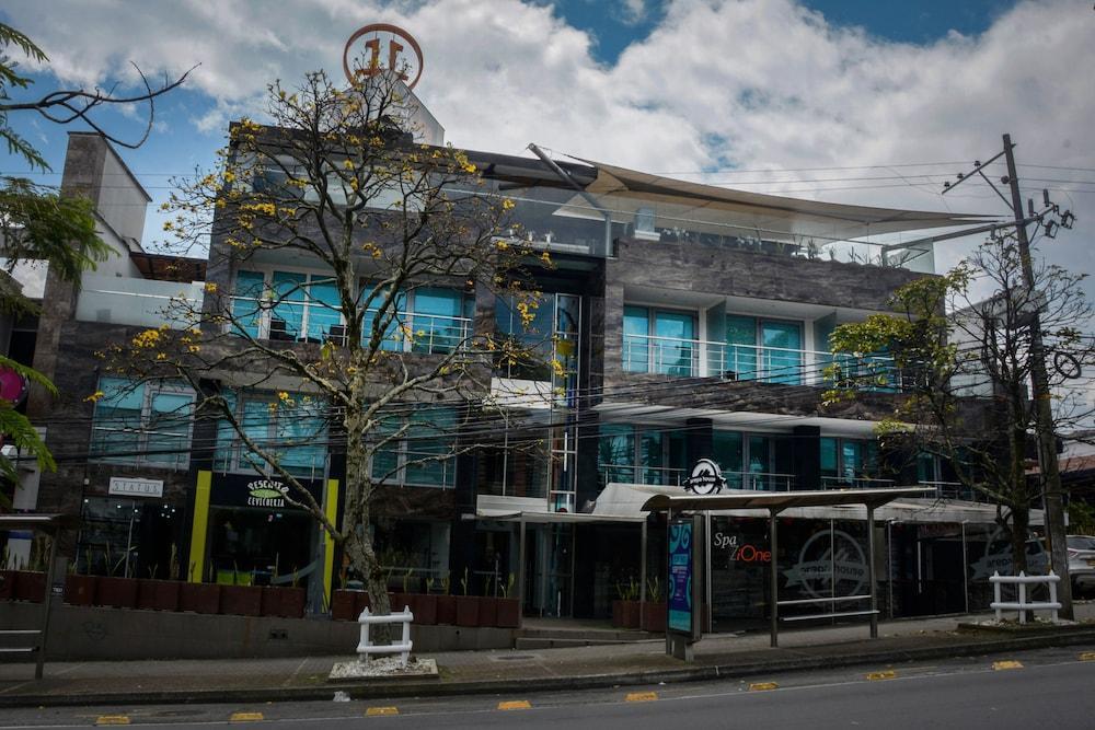 Zi One Luxury Hotel Pereira Bagian luar foto