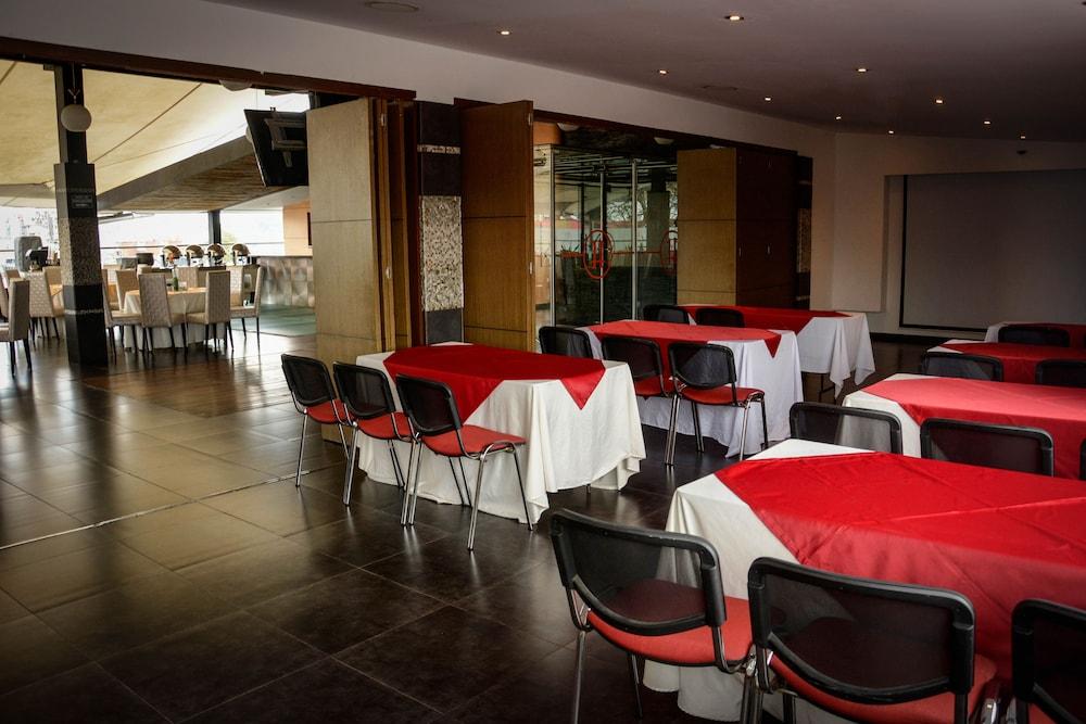 Zi One Luxury Hotel Pereira Bagian luar foto